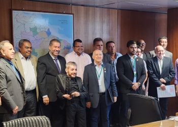 FST entrega pauta de reivindicações ao ministro Carlos Lupi