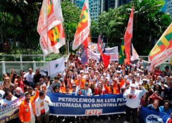 Entidades sindicais cobram posicionamento da Petrobras em relação a afretamentos sem limites e à falta de iniciativas pela retomada da construção naval