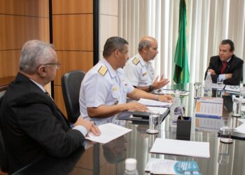 MTE discute implementação de documento internacional para trabalhadores marítimos com a Marinha