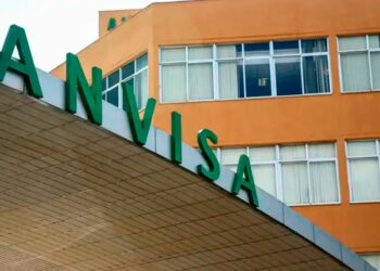 Anvisa atualiza normas de vigilância em portos e aeroportos